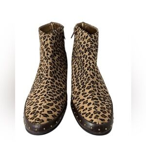 Magdesian Leopard print  ankle boots.